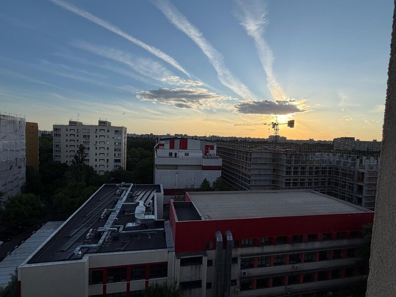 Titan Metrou - langa Parc IOR - Scoala Hamburg 195